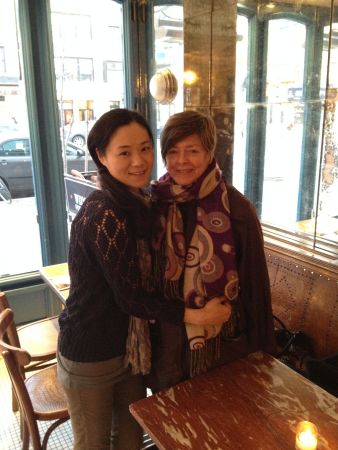 刘厦静与她在NYU的导师Cherylyn Lavagnino。