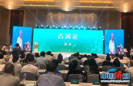 中国侨网8月2日，马来侨商古润金表示，将全力打造智慧健康生活平台。　崔佳明　摄