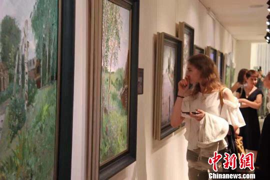 “中国写意油画学派俄罗斯写生交流展”亮相莫斯科中国文化中心