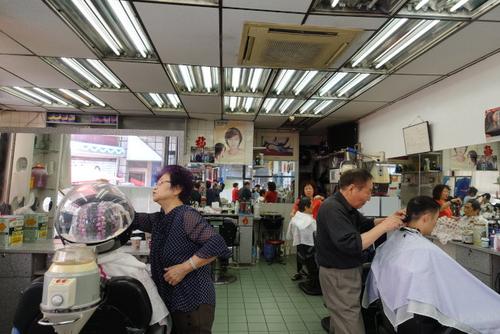 中国侨网纽约华埠“上海美发厅”将结束37年的历史。（美国《世界日报》／金春香 摄）
