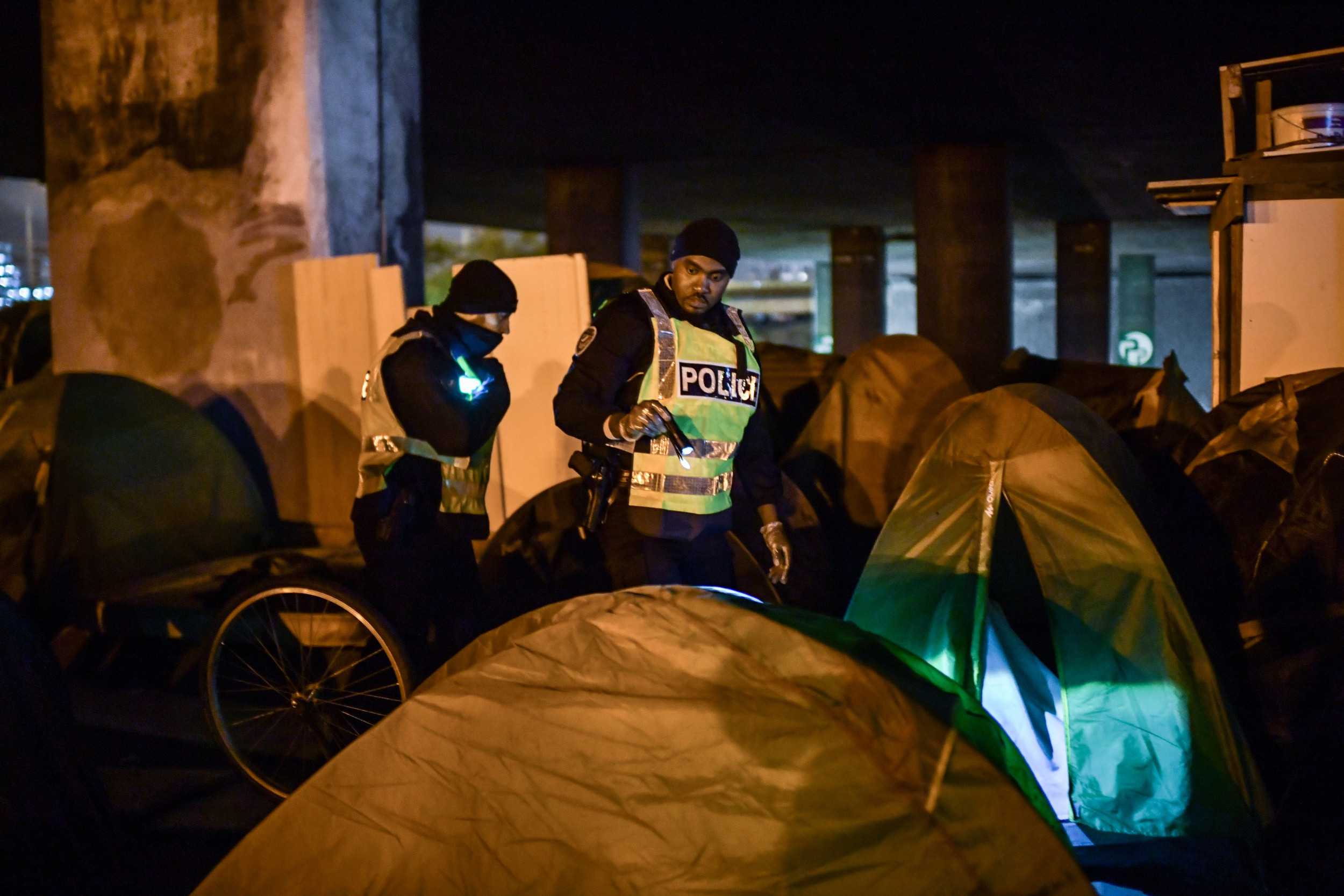 Paris migrant tents