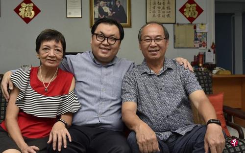 新加坡华文老师创语文中心热爱潮州戏曲出书致敬