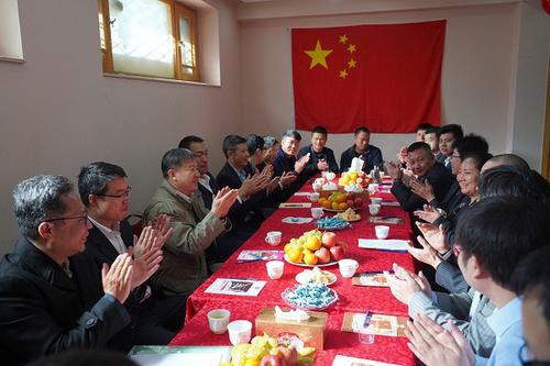 中国驻阿富汗大使赴华商协会慰问旅阿中国侨胞