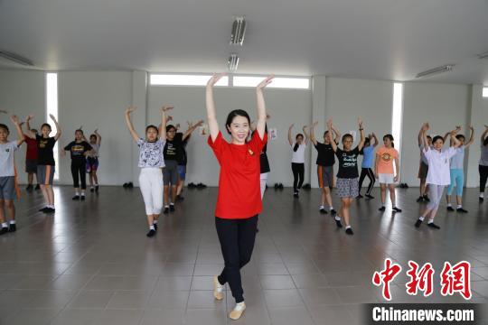 中国侨网回忆起在“2019中华文化大乐园——印尼万隆营”活动中的经历，于雪婕内心仍充满自豪感。受访者供图