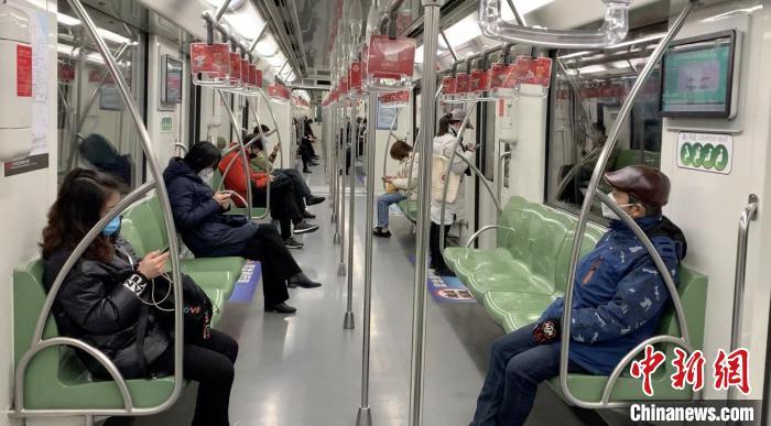 资料图：复工后的上海地铁1号线车厢 高志苗 摄