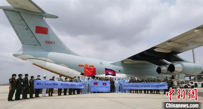 中国人民解放军第二批援柬抗疫物资抵柬