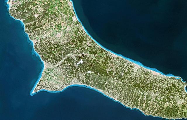 这是由“吉林一号”卫星于3月12日拍摄的希腊卡桑德拉半岛。