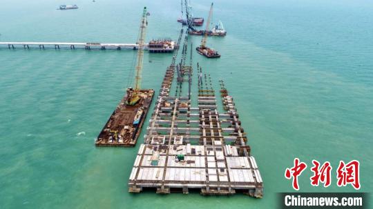 图为中国港湾印尼公司承建的印尼金光集团旗下OKI纸浆厂配套码头。　中国港湾 供图 摄
