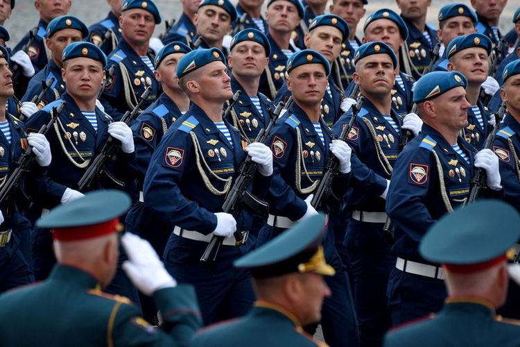 俄罗斯圣彼得堡举行胜利日阅兵总彩排
