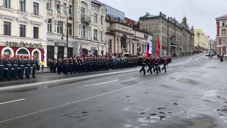 ​俄罗斯符拉迪沃斯托克举行庆祝卫国战争胜利75周年阅兵式
