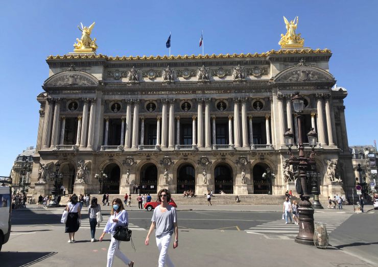 当地时间6月22日，法国进入“解封”第三阶段，著名的巴黎歌剧院恢复开放。（图片来源：中新社）