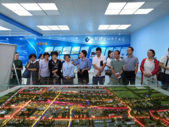中国侨网在蓉侨商代表走进成都航空动力与新材料产业功能区。 彭州市委统战部 供图
