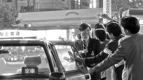 泡沫经济期间，由于日元升值，即便是距离目的地只隔一条街，当时的人们都会争相选择打车