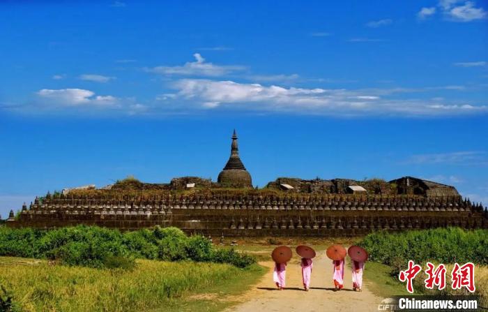 缅甸-万佛塔 北京对外友协供图 摄