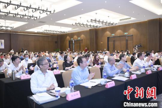 2020习近平总书记关于侨务工作重要论述研讨会在南京大学召开。中国华侨华人研究所供图。
