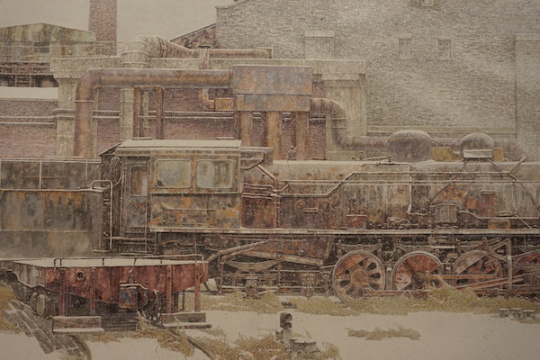 现场展出的描述后工业时代东北倾颓、废弃工厂场景的书画作品