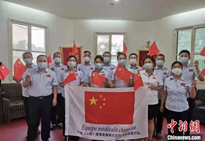 中国(山西)援喀麦隆姆巴尔马尤医疗队抵喀1年来，其眼科已诊治约4000人次。　冀兵 摄