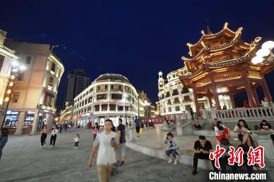 中国侨网作为汕头小公园开埠区的核心地标，中山纪念亭承载着许多市民、潮籍侨胞的集体记忆（资料图）。　程景伟　摄