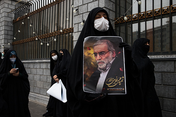 当地时间2020年11月28日，伊朗首都德黑兰，伊朗学生抗议核科学家法赫里扎德被暗杀。人民视觉  资料图