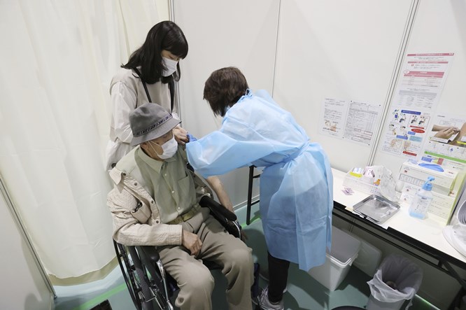日本新冠疫苗接种现场
