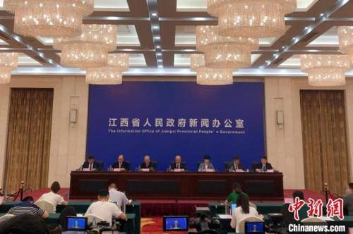 中国侨网7月7日，江西省新冠肺炎疫情防控工作新闻发布会（第三十二场）在南昌举行。　吴鹏泉　摄