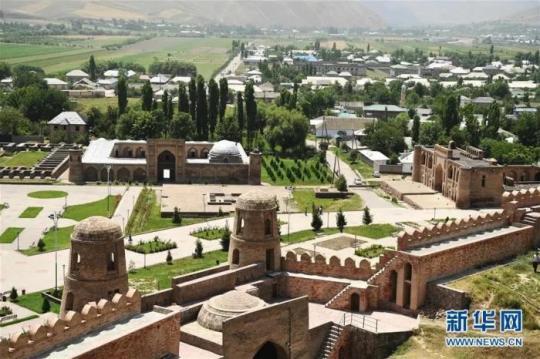 资料图：塔吉克斯坦首都杜尚别以西的吉萨尔城堡。新华社记者 沙达提 摄 图片来源：新华网