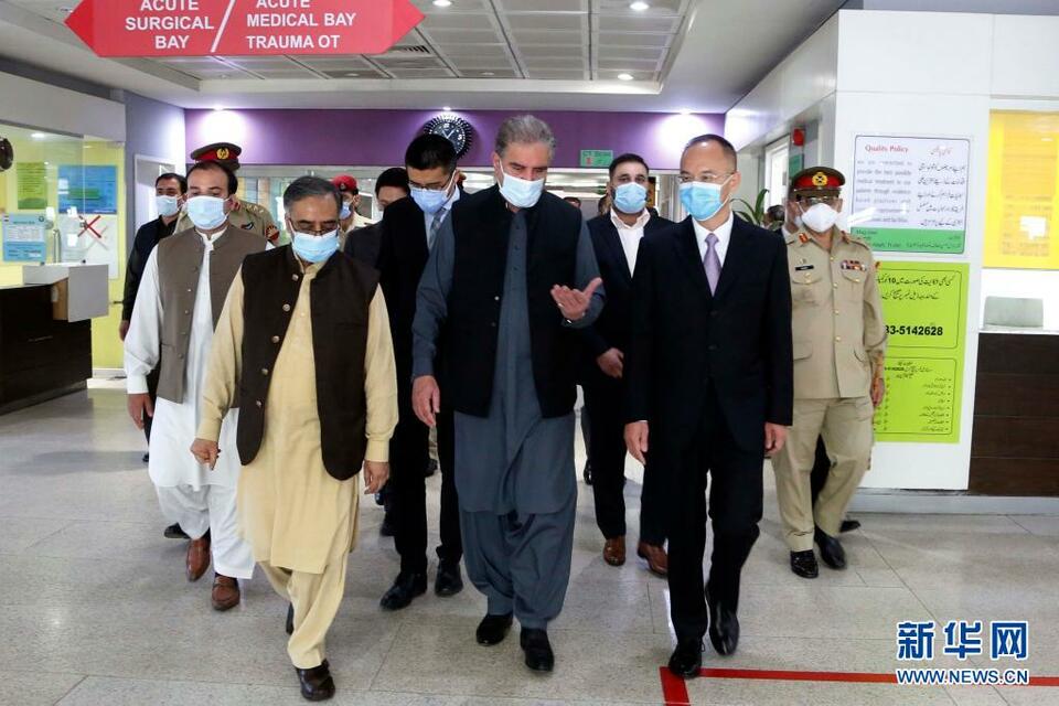 巴基斯坦外长看望恐怖袭击事件中受伤的中方人员