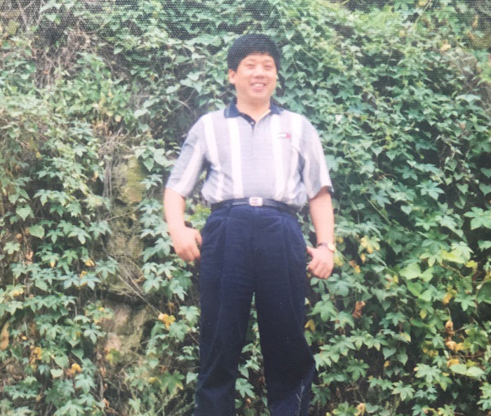 1998年 陈克伦在龙泉窑考察