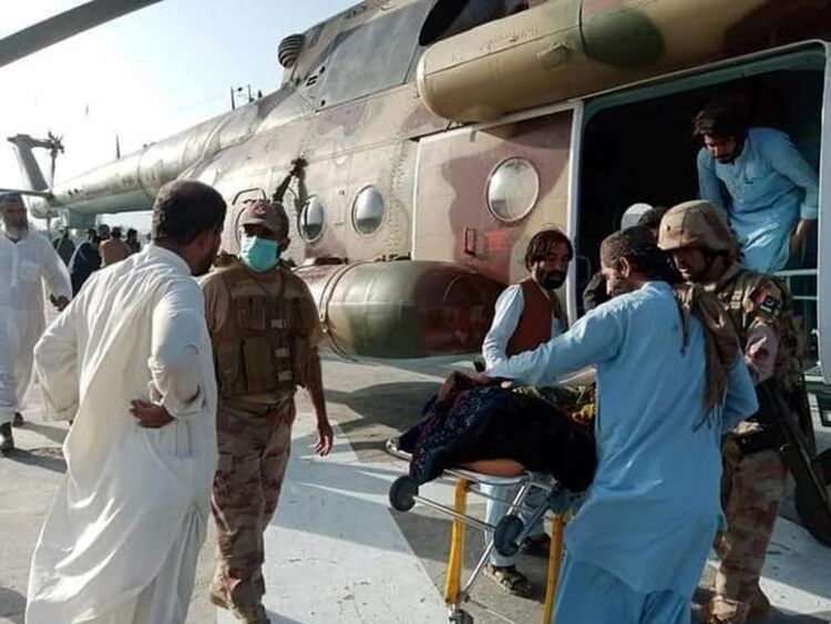 强震致死数十人 巴基斯坦出动军队救灾