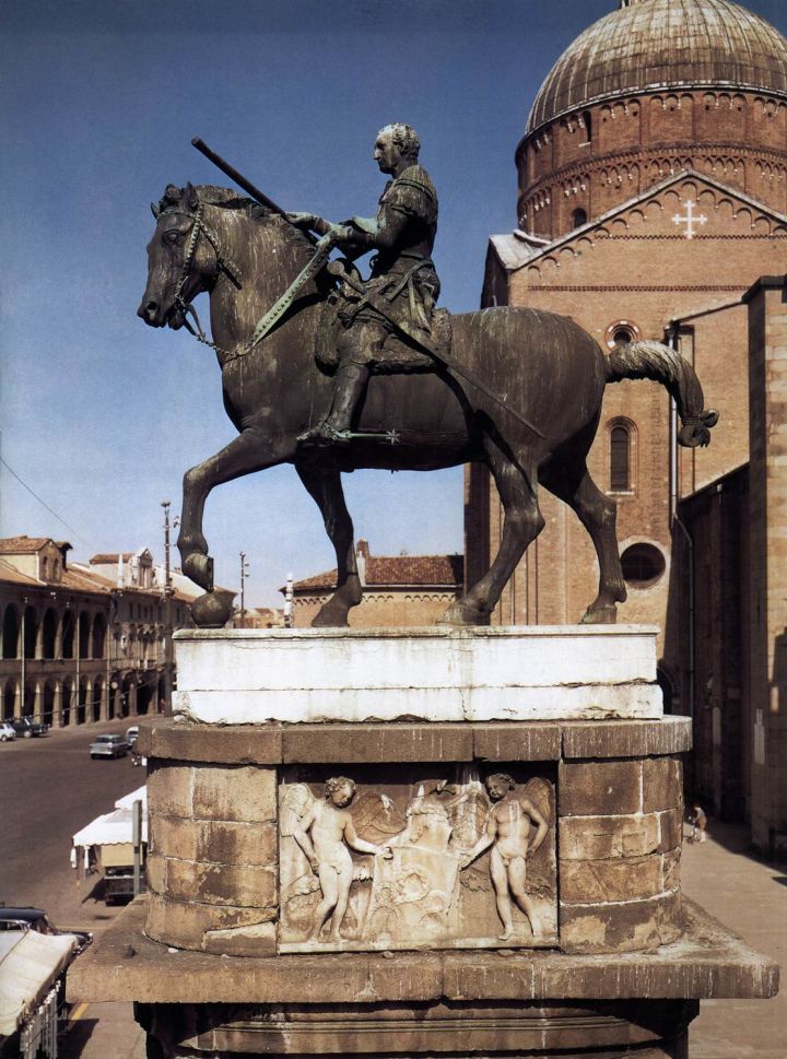 多纳泰罗，《加塔梅拉塔骑马雕像》，1447-1450年，帕多瓦圣广场